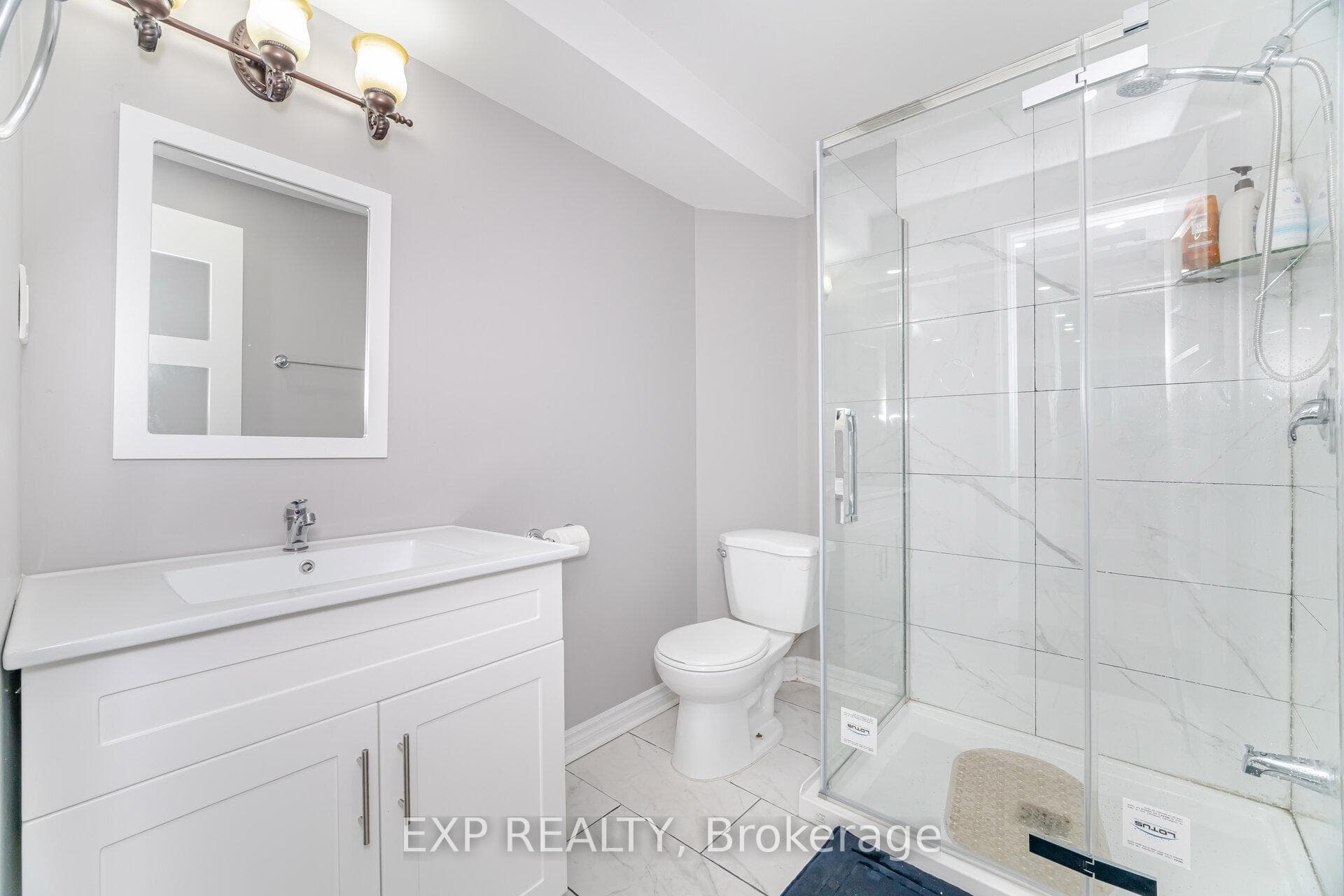 573 Langholm Street photo 42