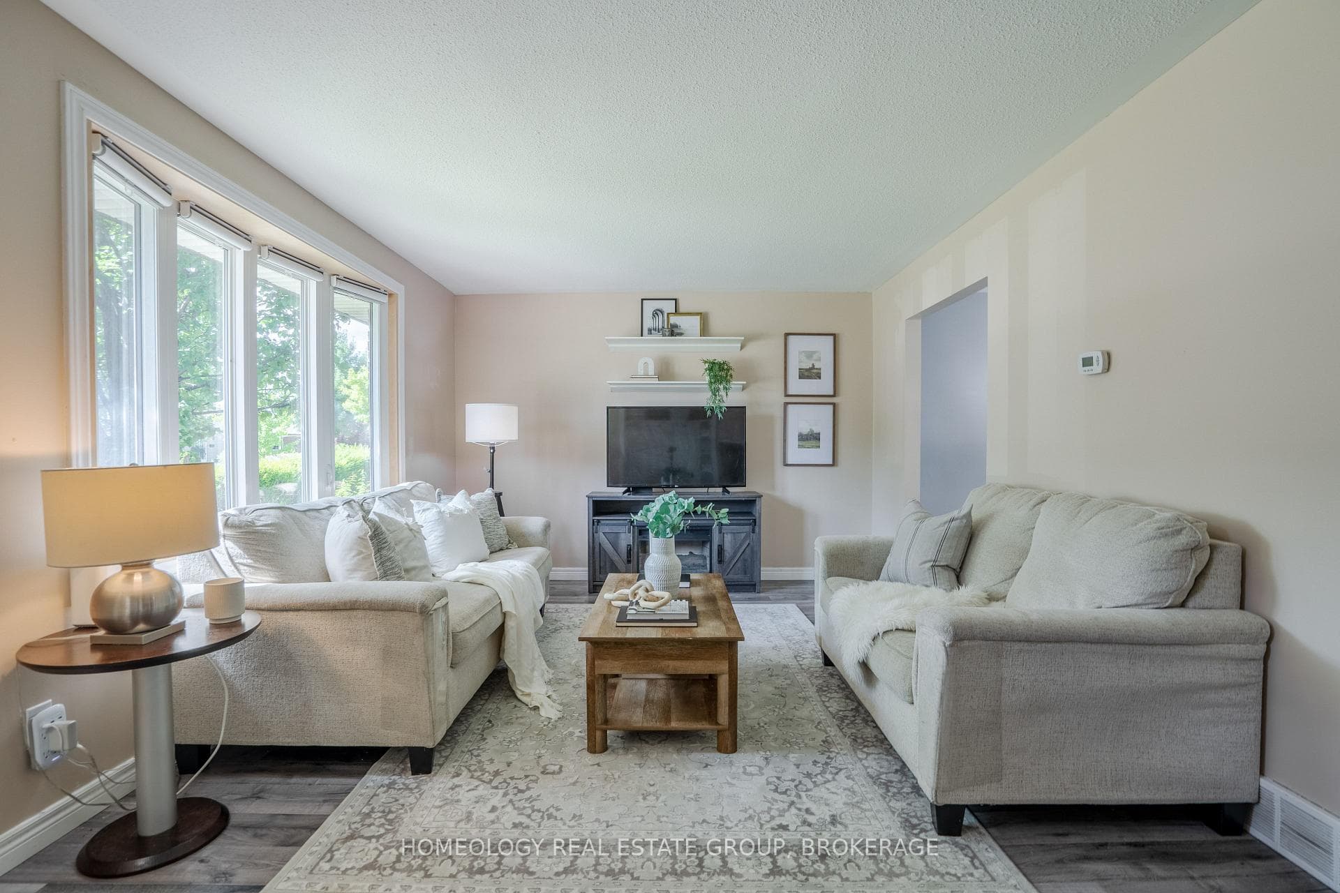 1276 Ernest Avenue photo 3