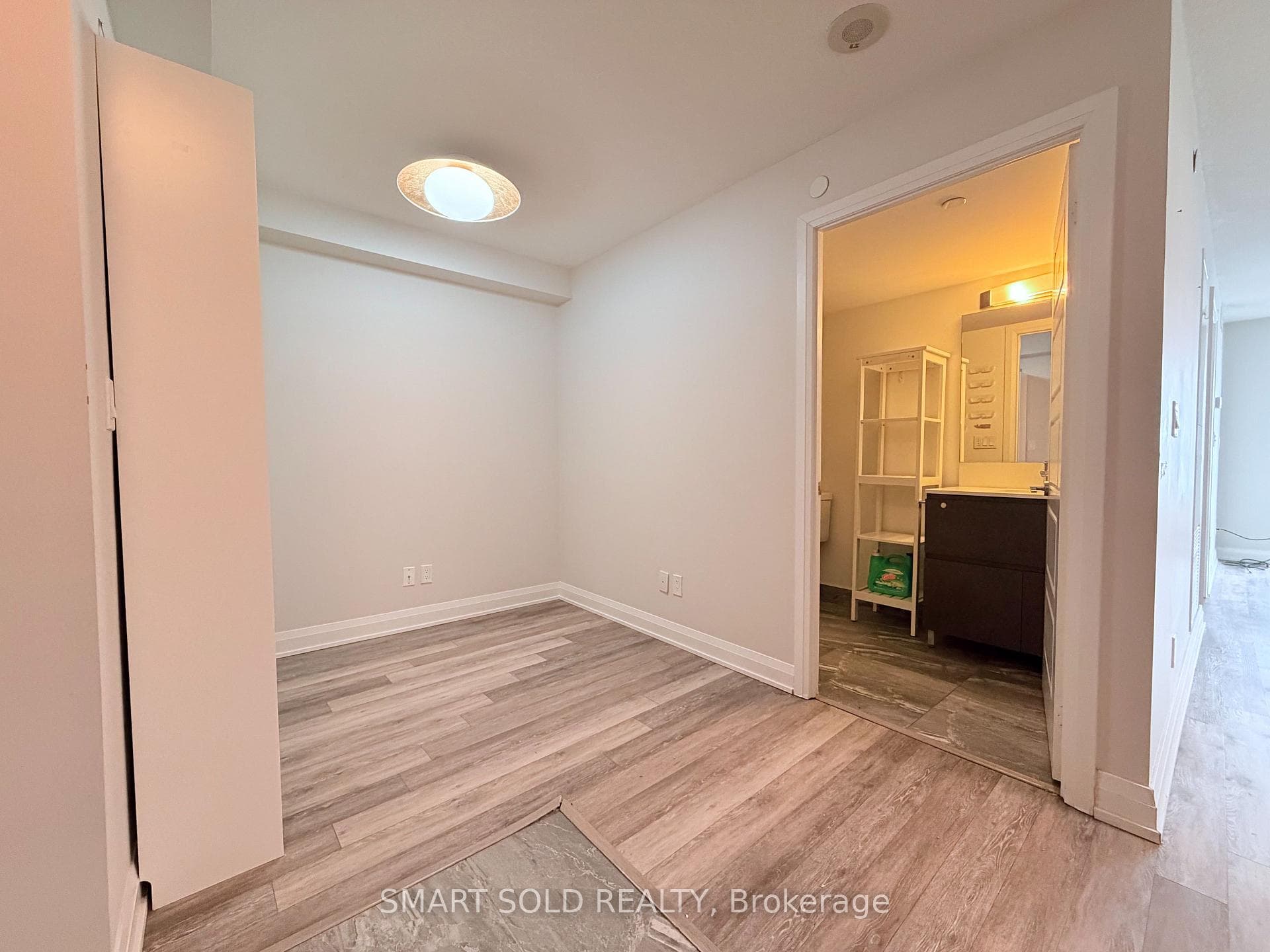 15 Water Walk Drive Unit 1509 photo 2