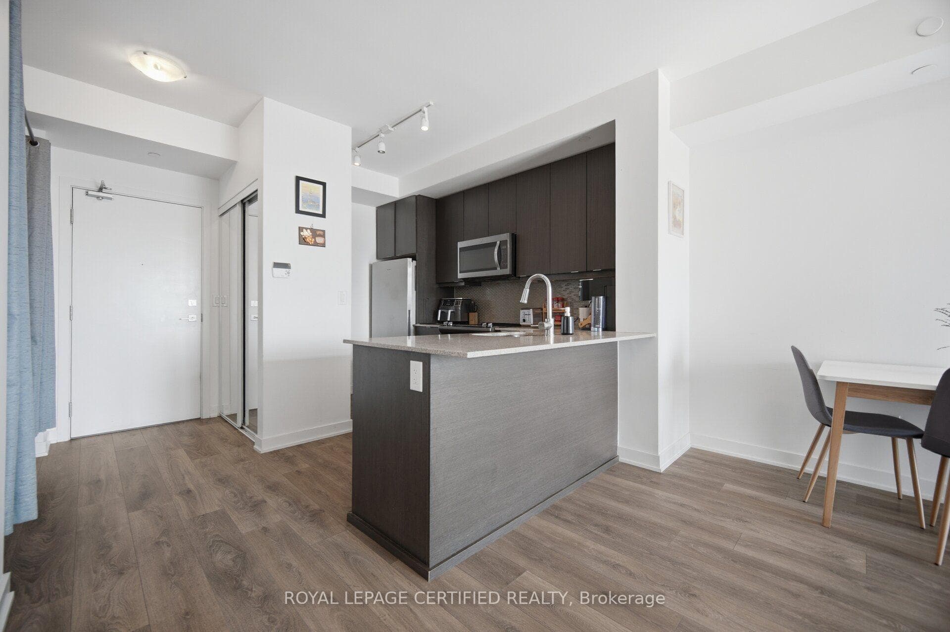 4633 Glen Erin Drive Unit 710 photo 9