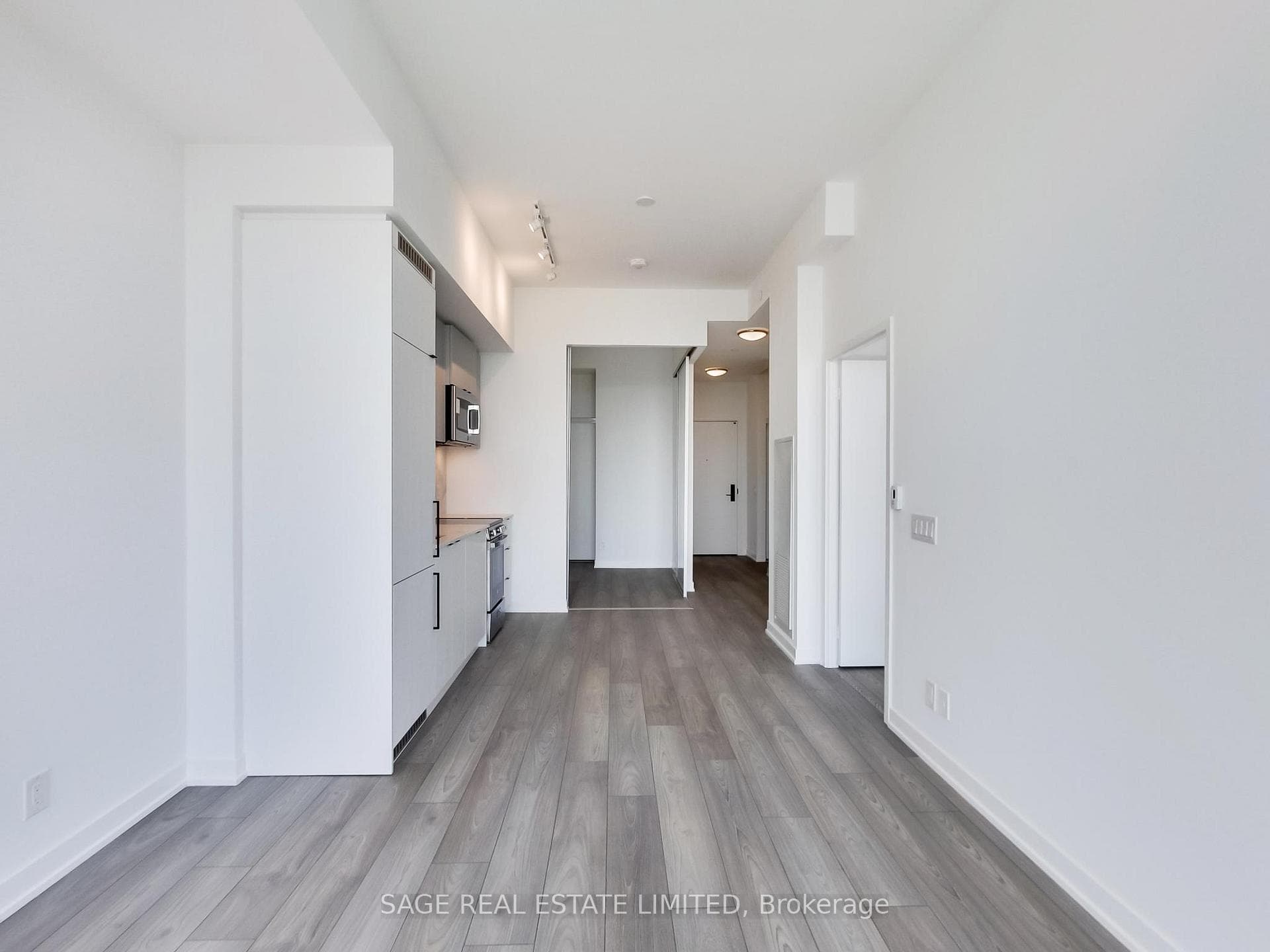 285 Dufferin Street Unit 1210 photo 30