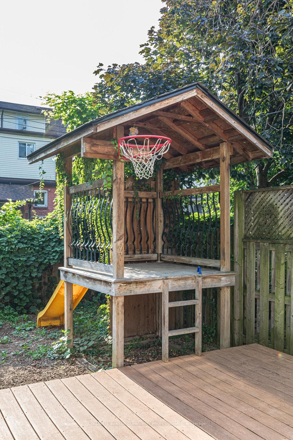 17 Gilmour Place photo 36