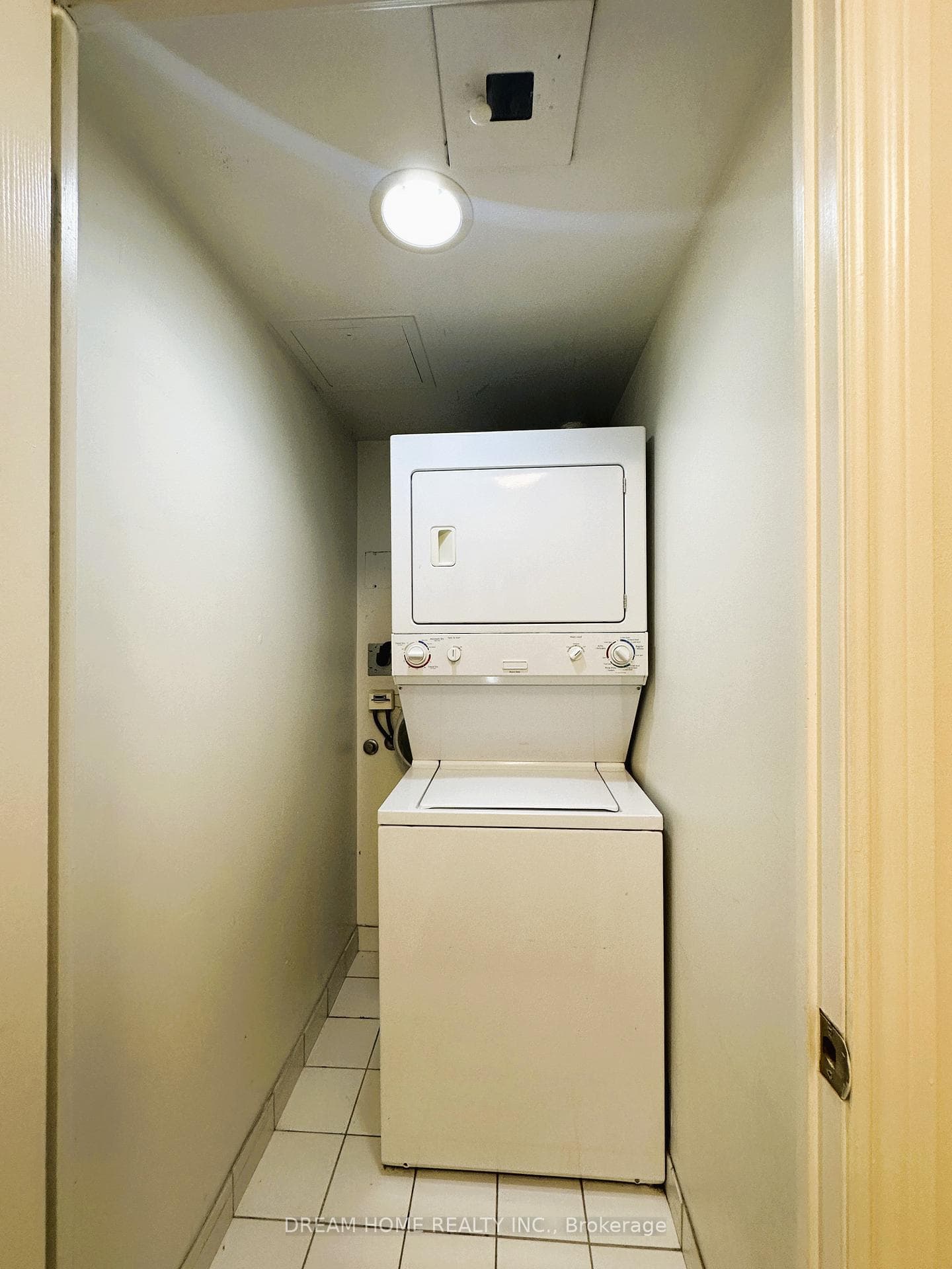 763 Bay Street Unit 1108 photo 17