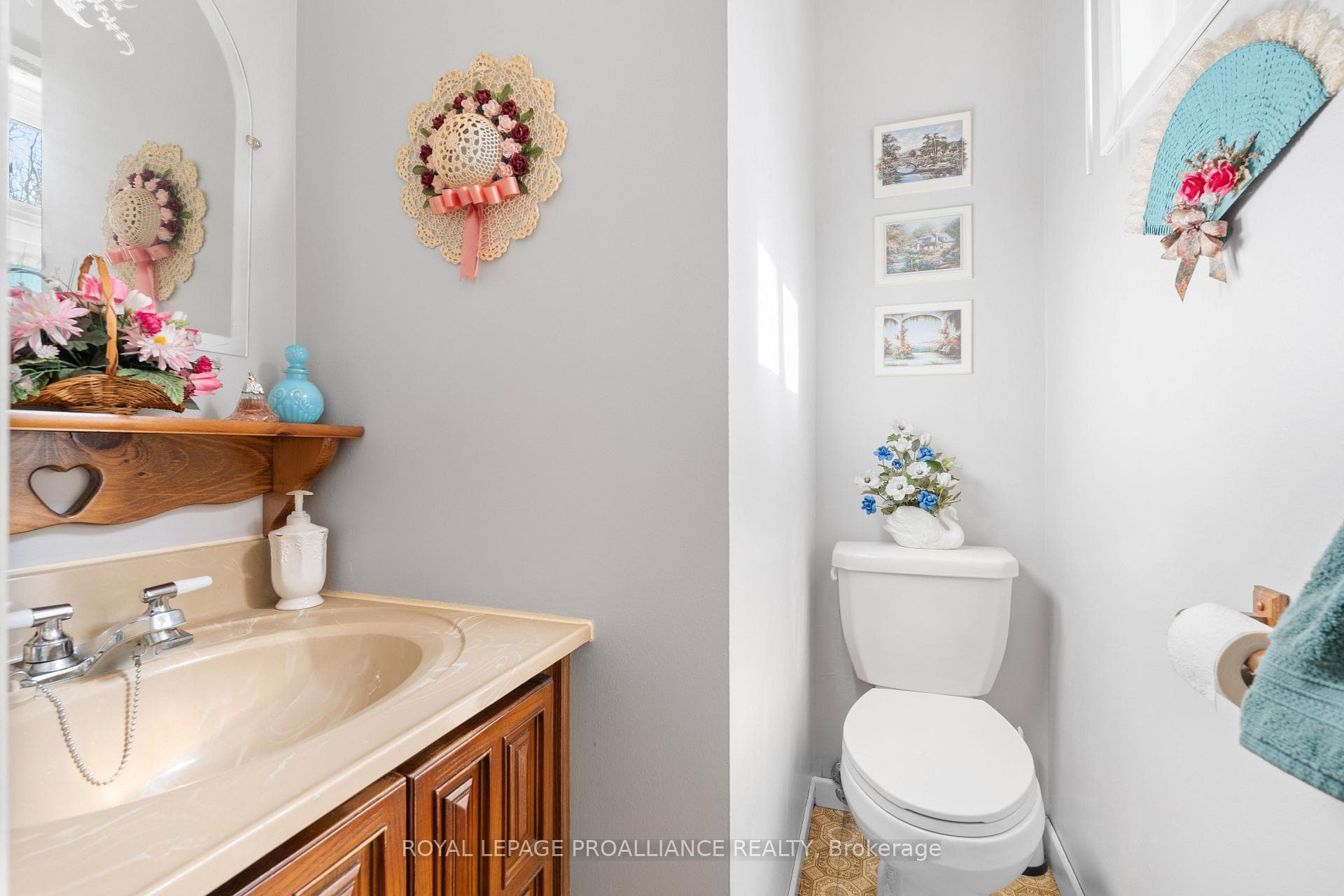 374 Scuttlehole Road photo 11