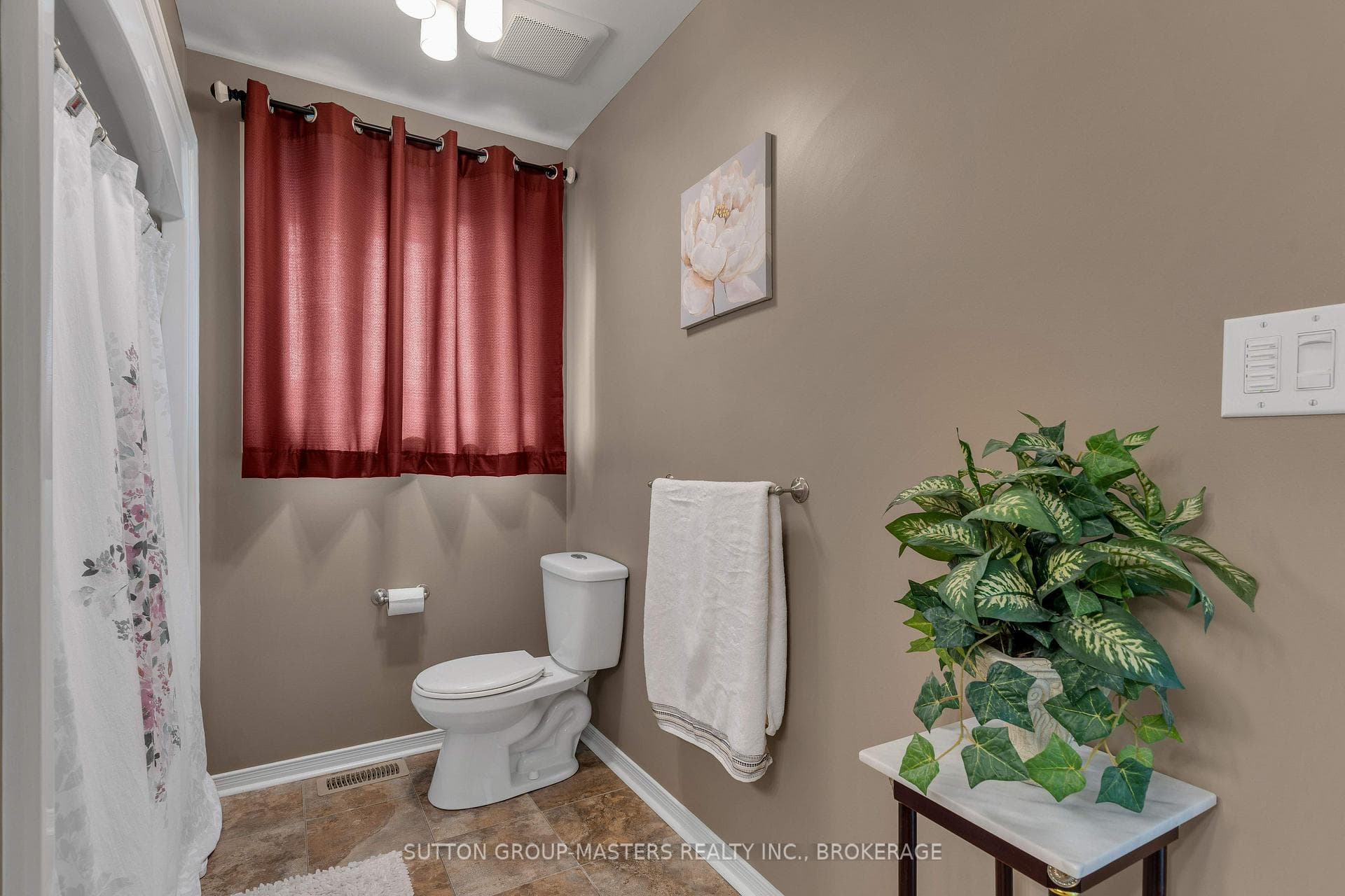 496 Grandtrunk Avenue photo 20