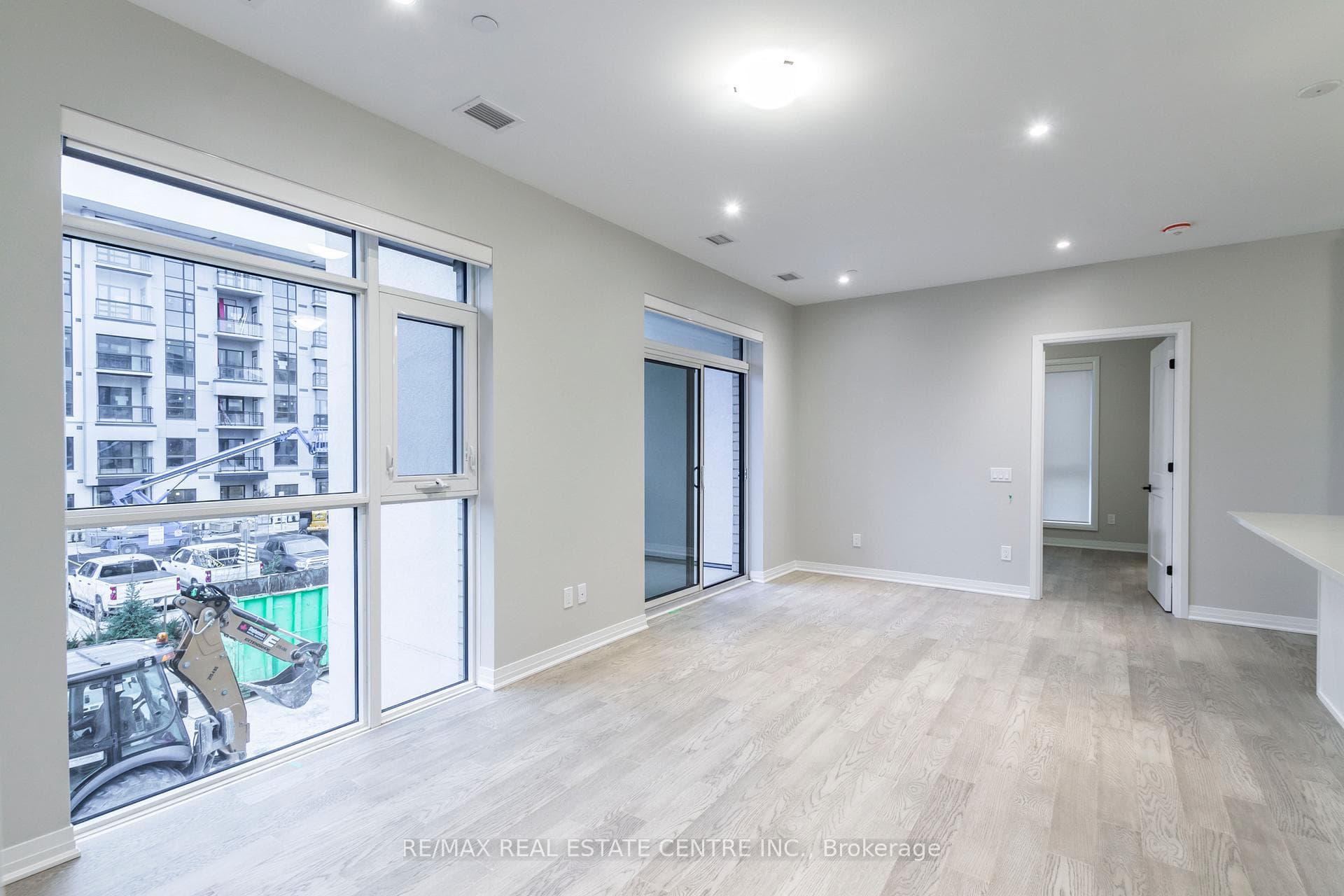 460 Gordon Krantz Avenue Unit 207 photo 12