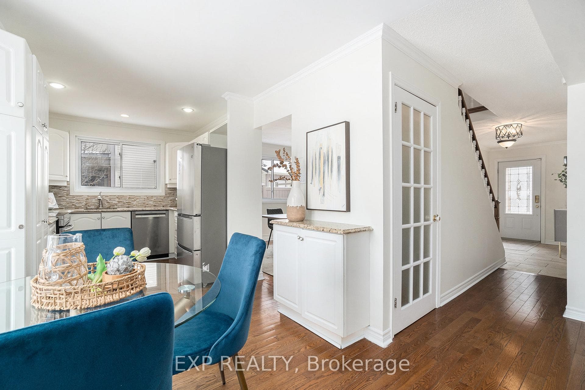 French Door leads to the lower level.