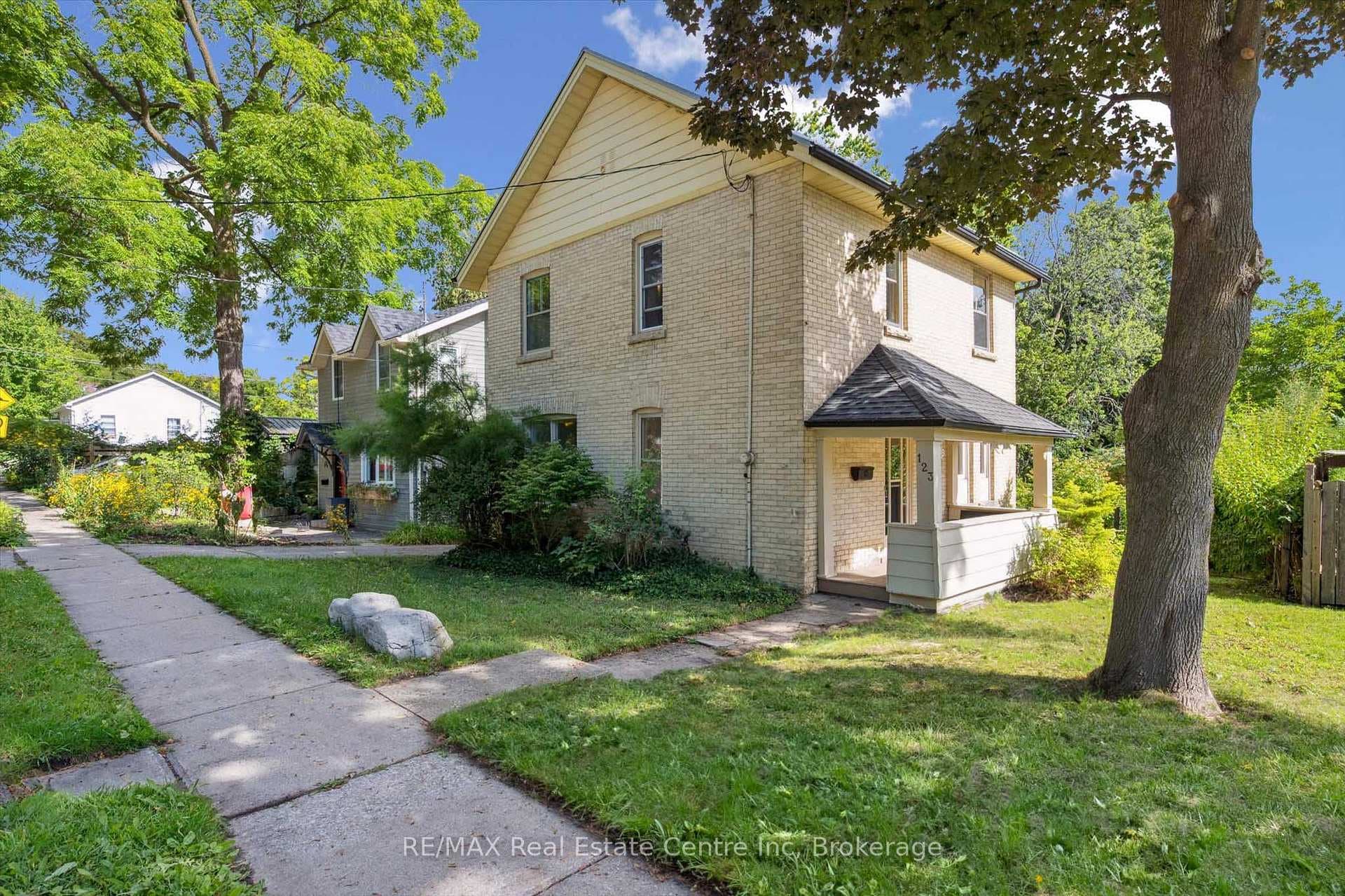 123 DUFFERIN Street photo 23