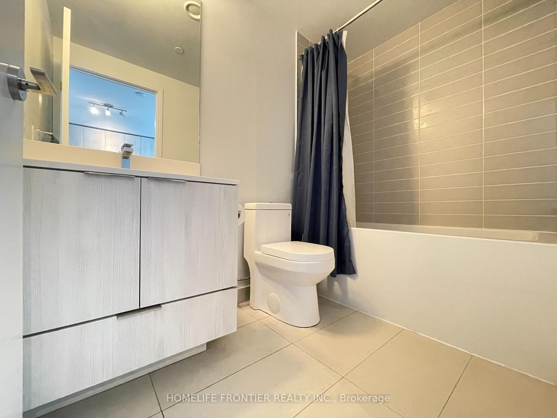 181 Dundas Street Unit 1611 photo 10