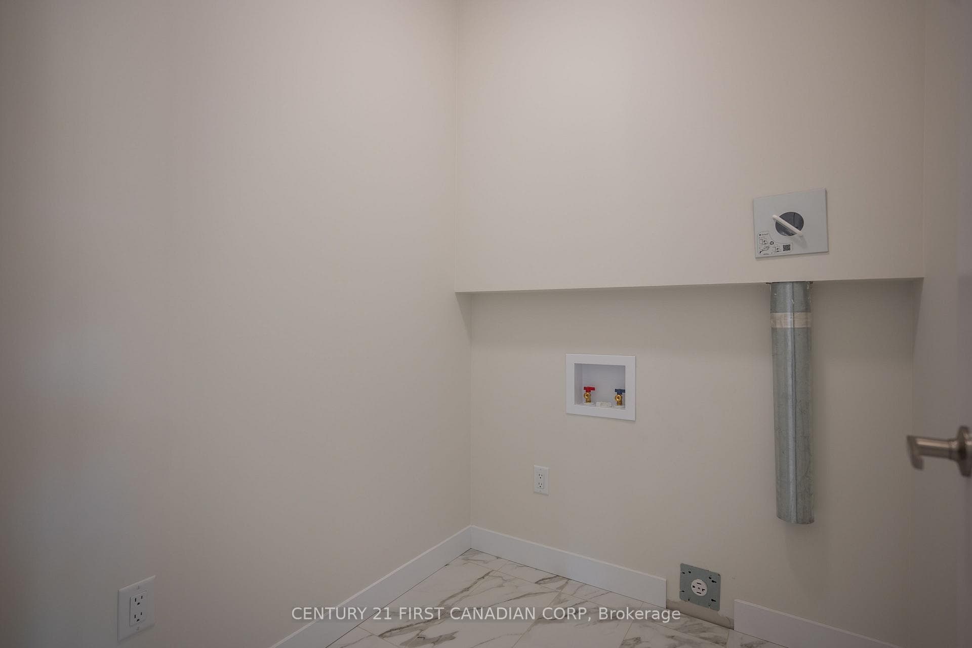 6674 Hayward Drive photo 19