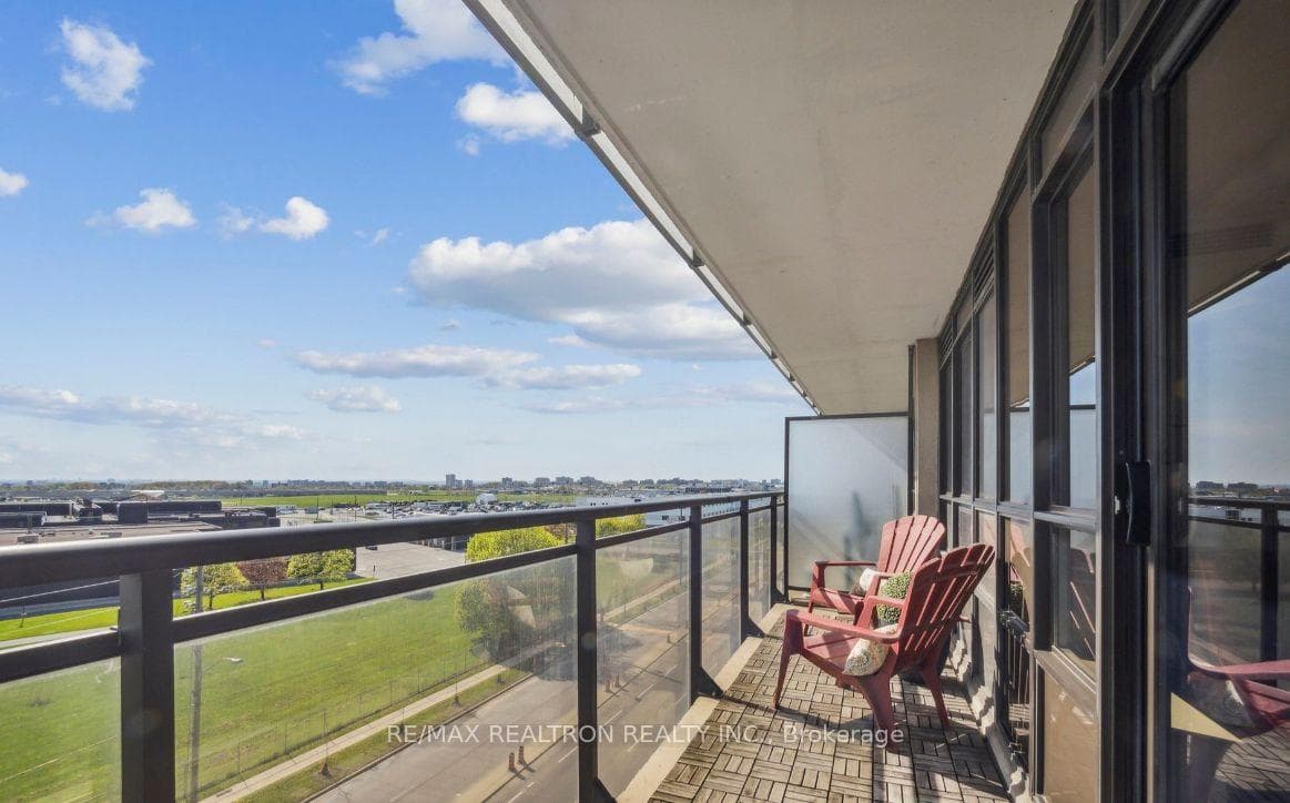 55 De Boers Drive Unit 708 photo 14
