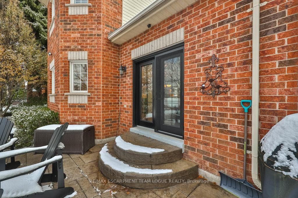 4378 Latimer Crescent photo 39