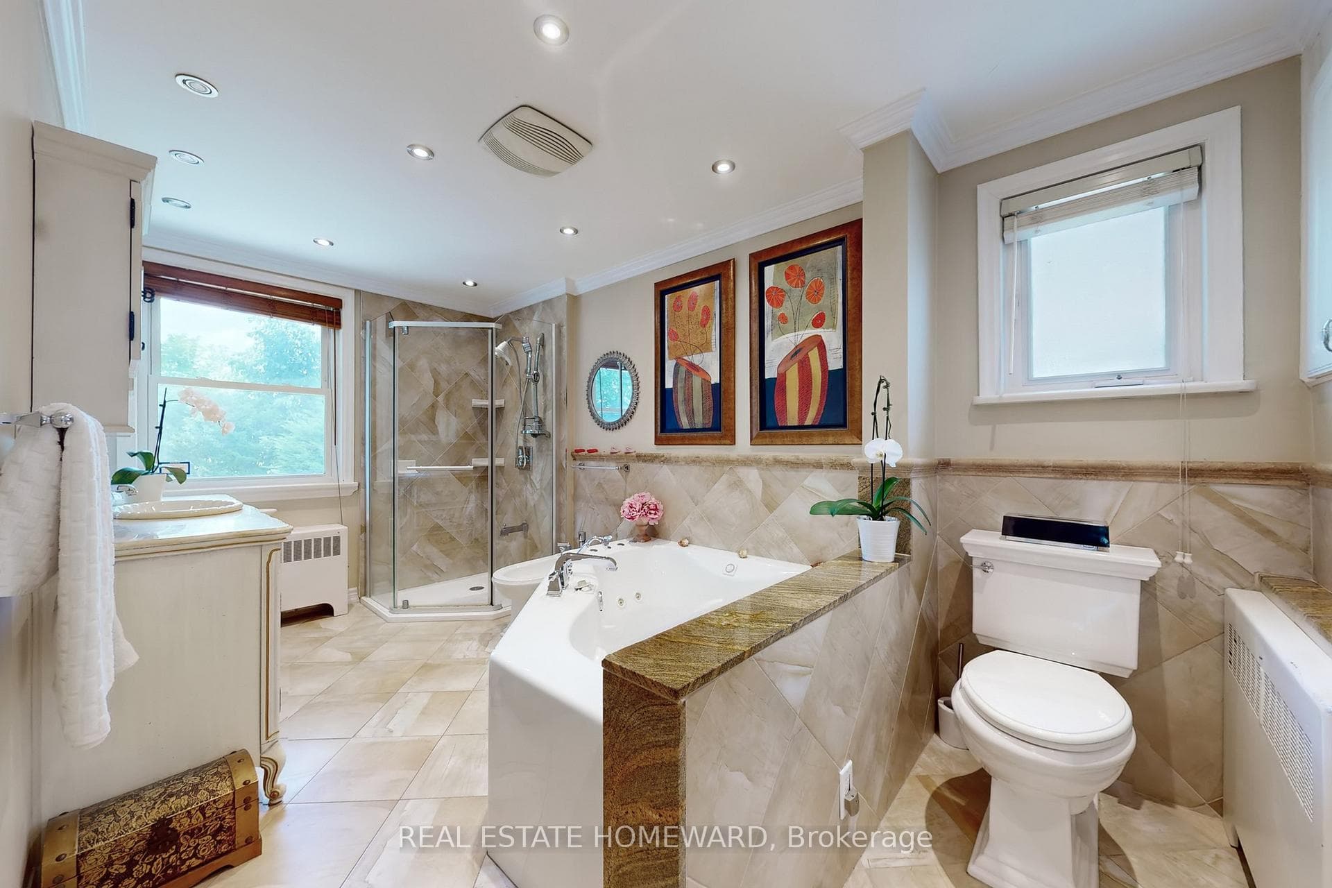 MAIN FLOOR BATHROOM