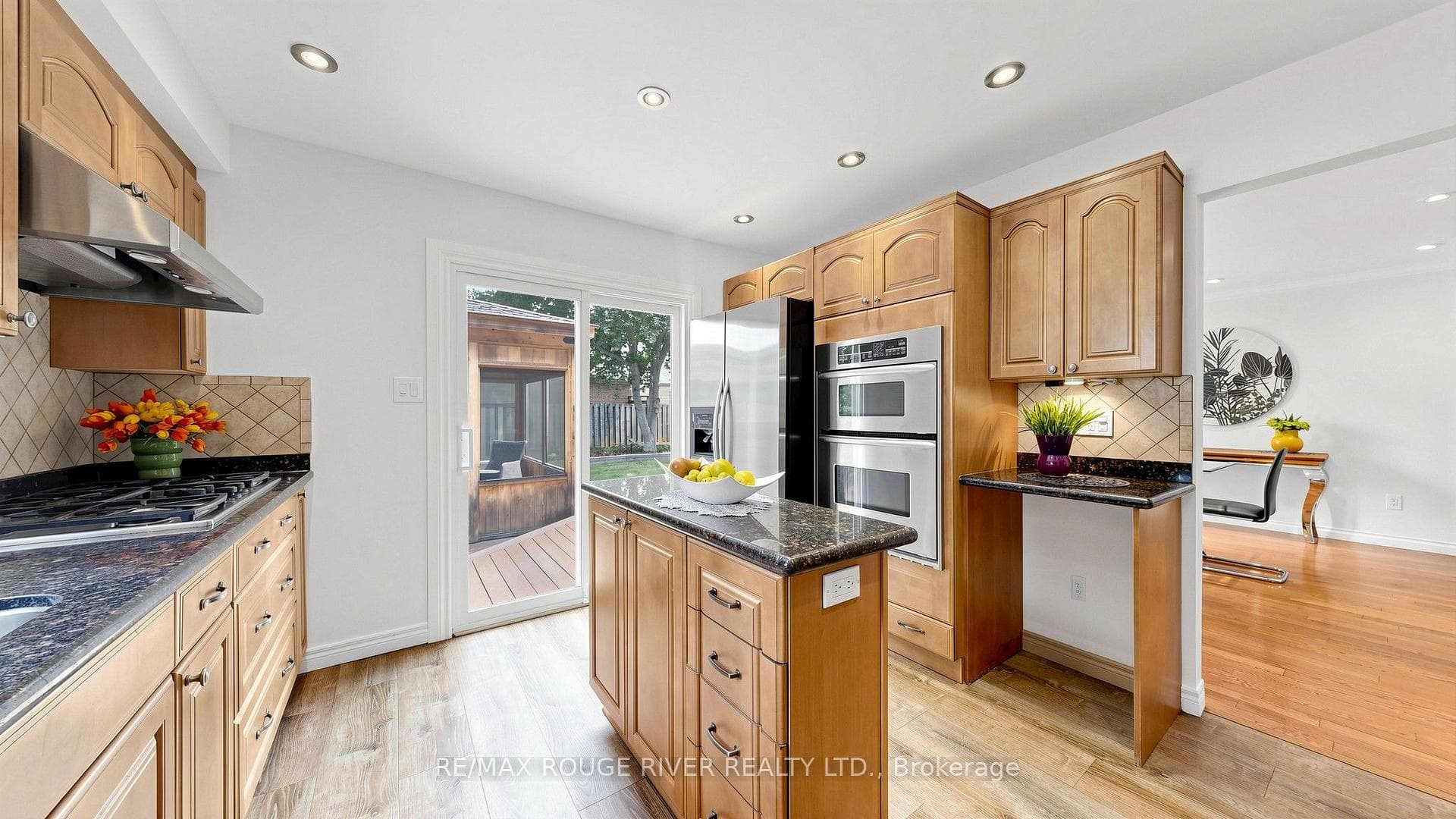 103 Ambercroft Boulevard photo 10