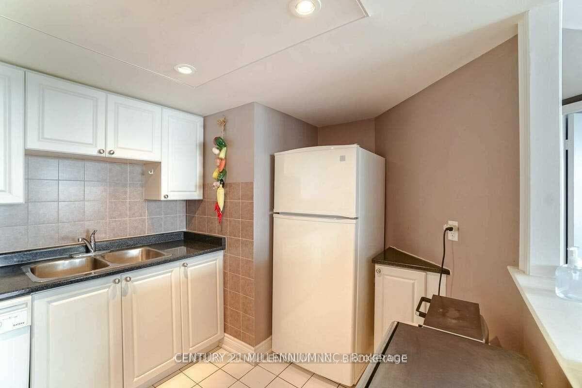 4450 Tucana Court Unit 902 photo 4