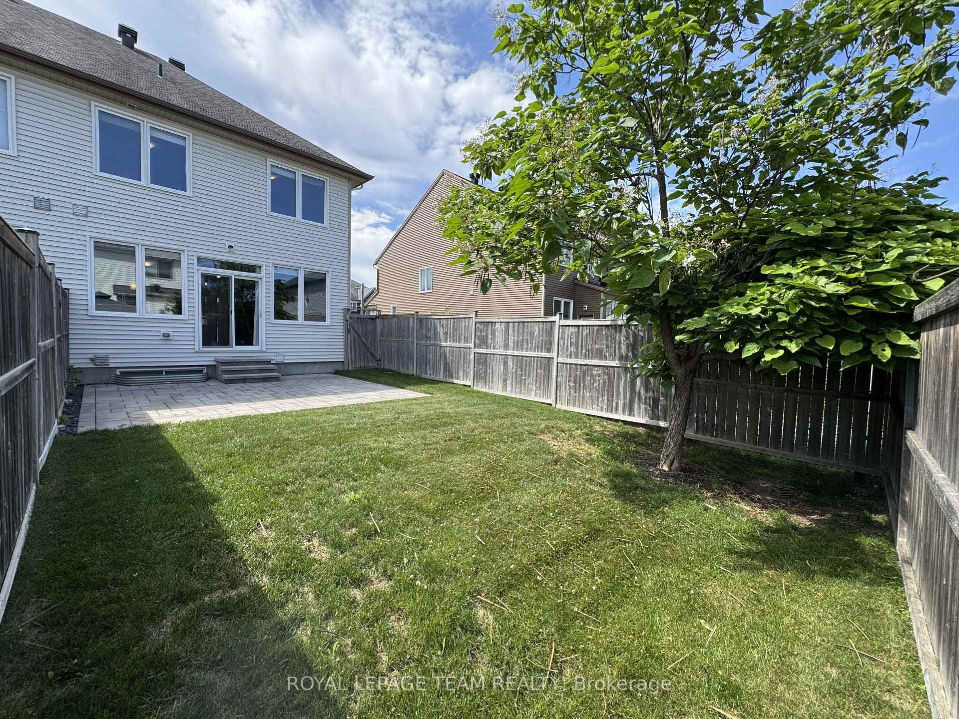 630 Moorpark Avenue photo 26
