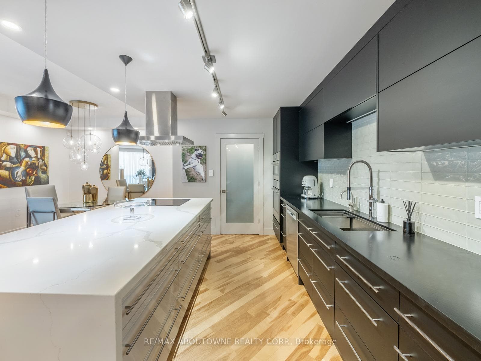 2121 Lakeshore Road Unit 204 photo 11