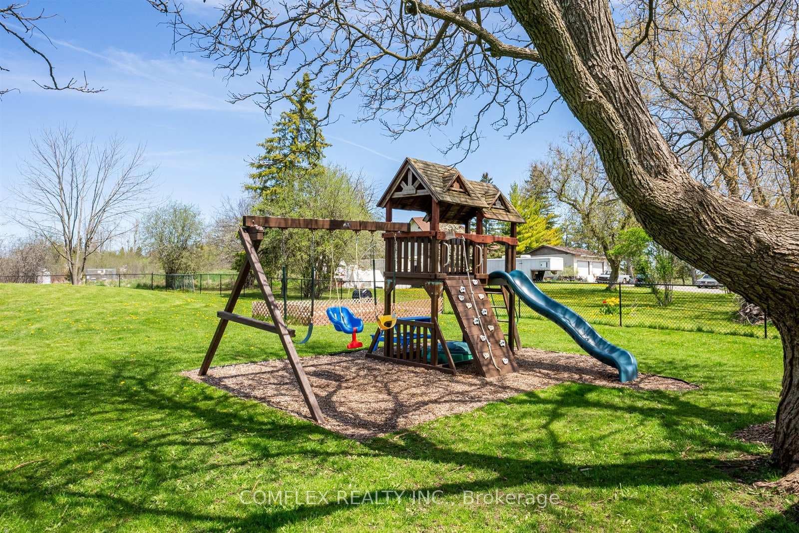 70 Valleyview Avenue photo 38