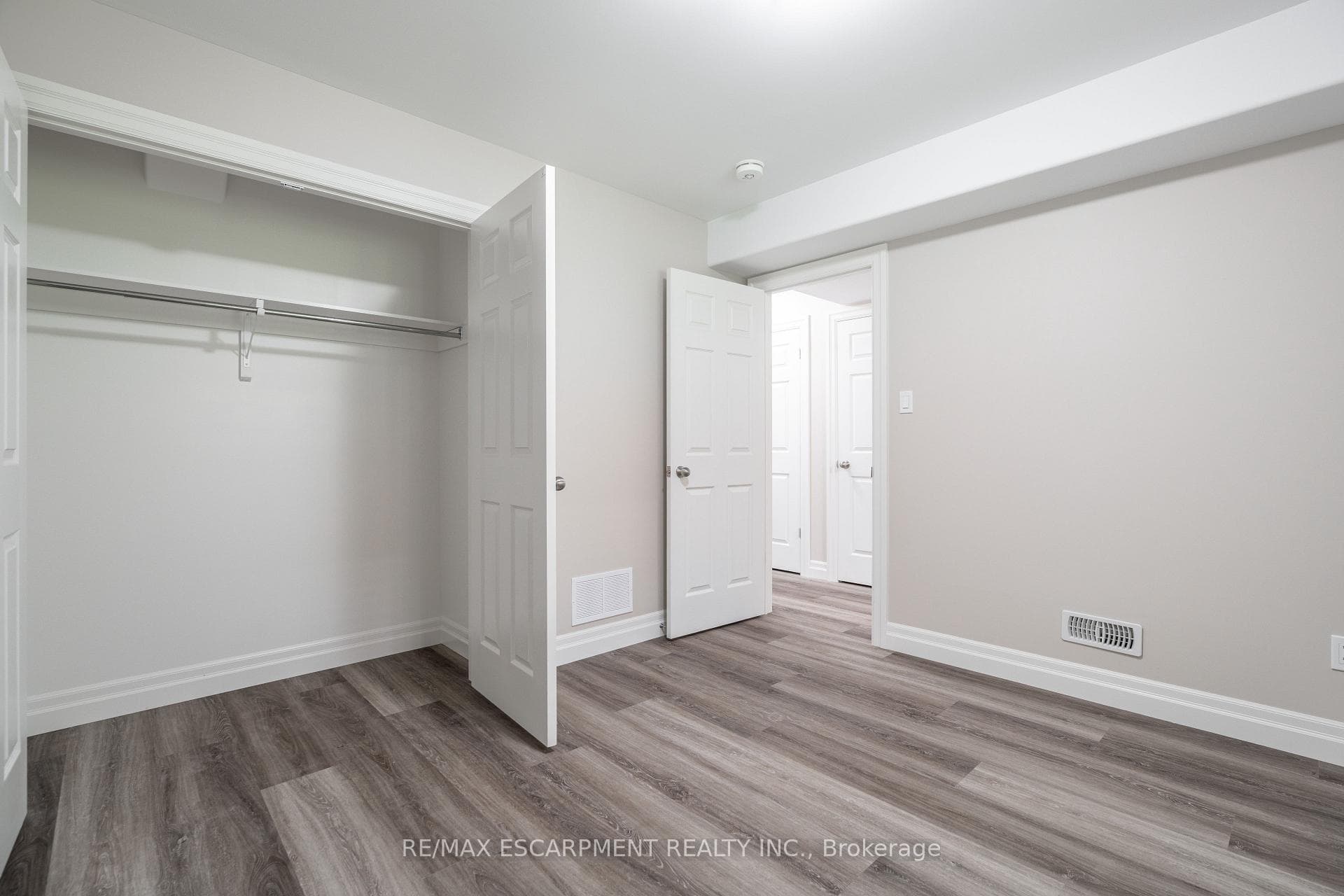 38 Viewpoint Avenue Unit 2 photo 10