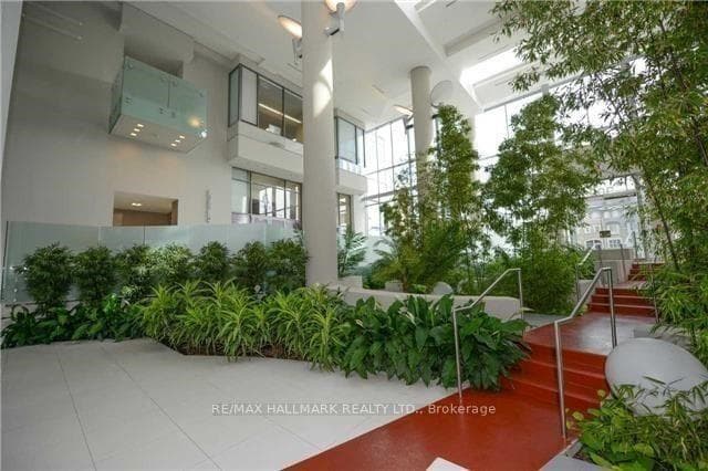 9090 Yonge Street Unit #1608 photo 4
