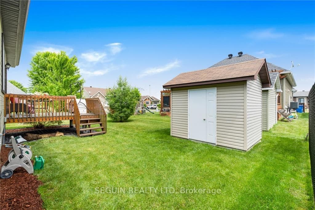 641 ROXANE Crescent photo 7