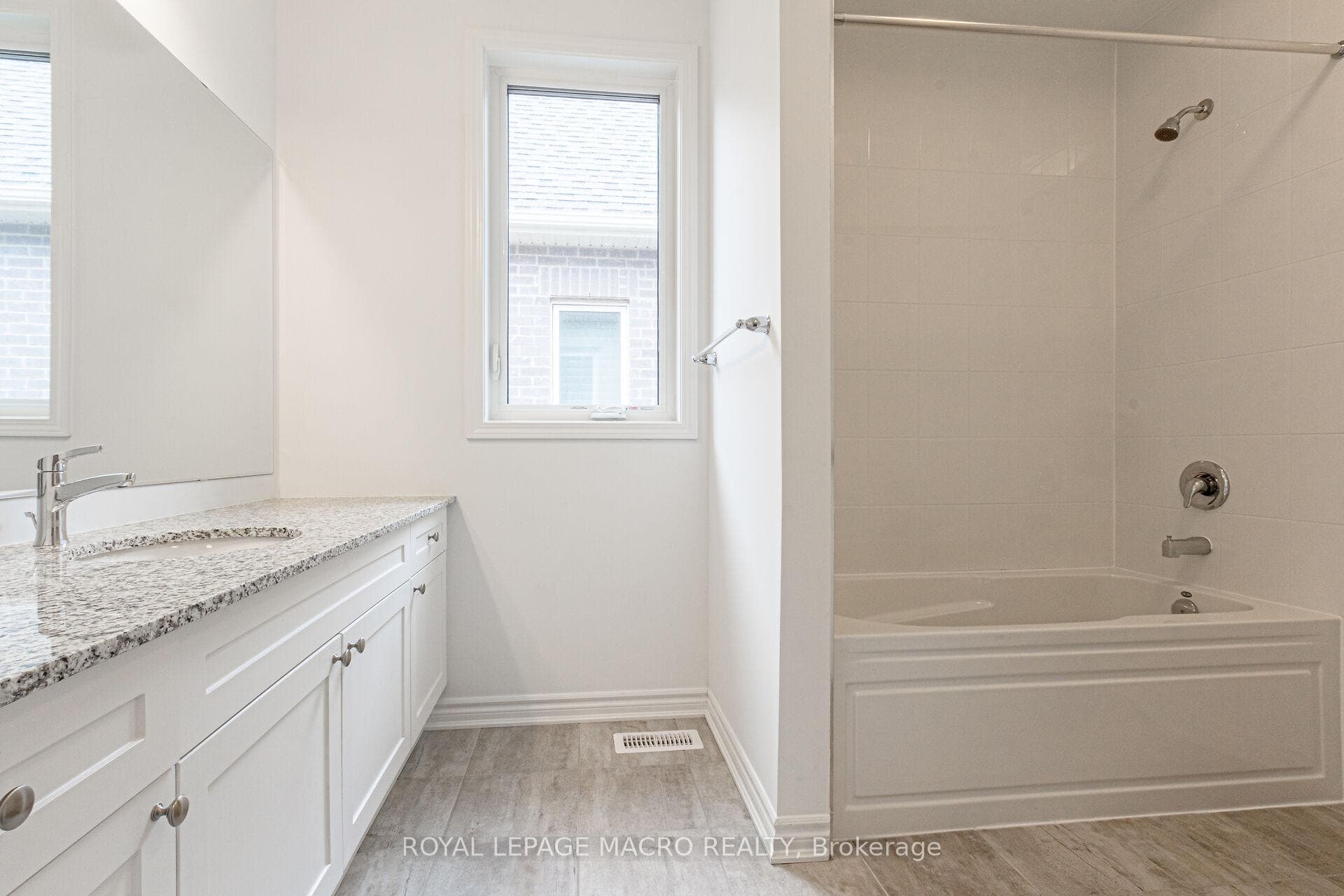 1832 Thames Circle photo 29