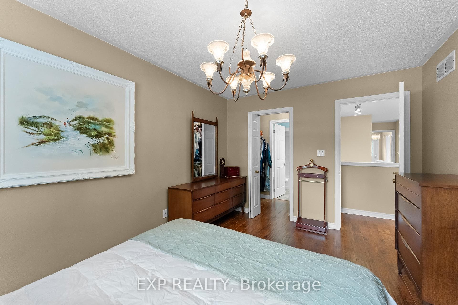 9 KINSMAN Court photo 26