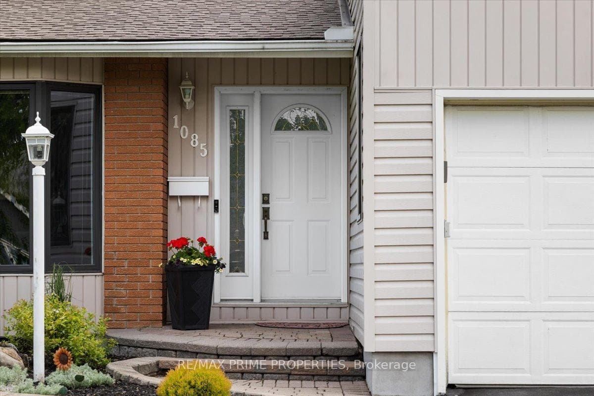 Front door with interlock pathway