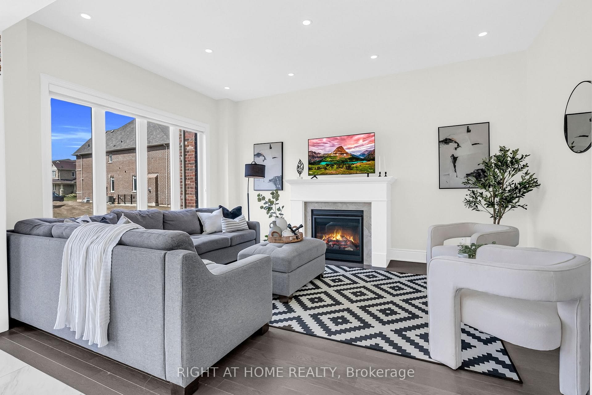 62 Dotchson Avenue photo 10