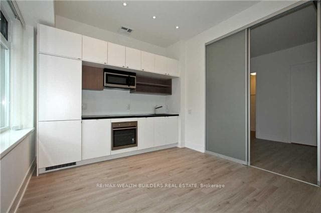 111 St Clair Avenue Unit 328 photo 8