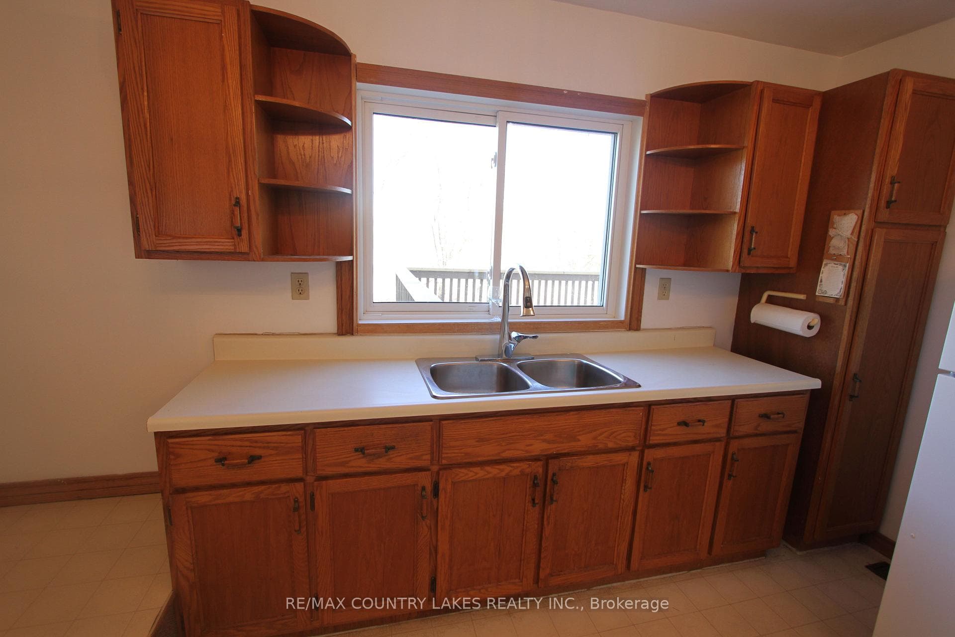 1768 Kirkfield Road photo 8