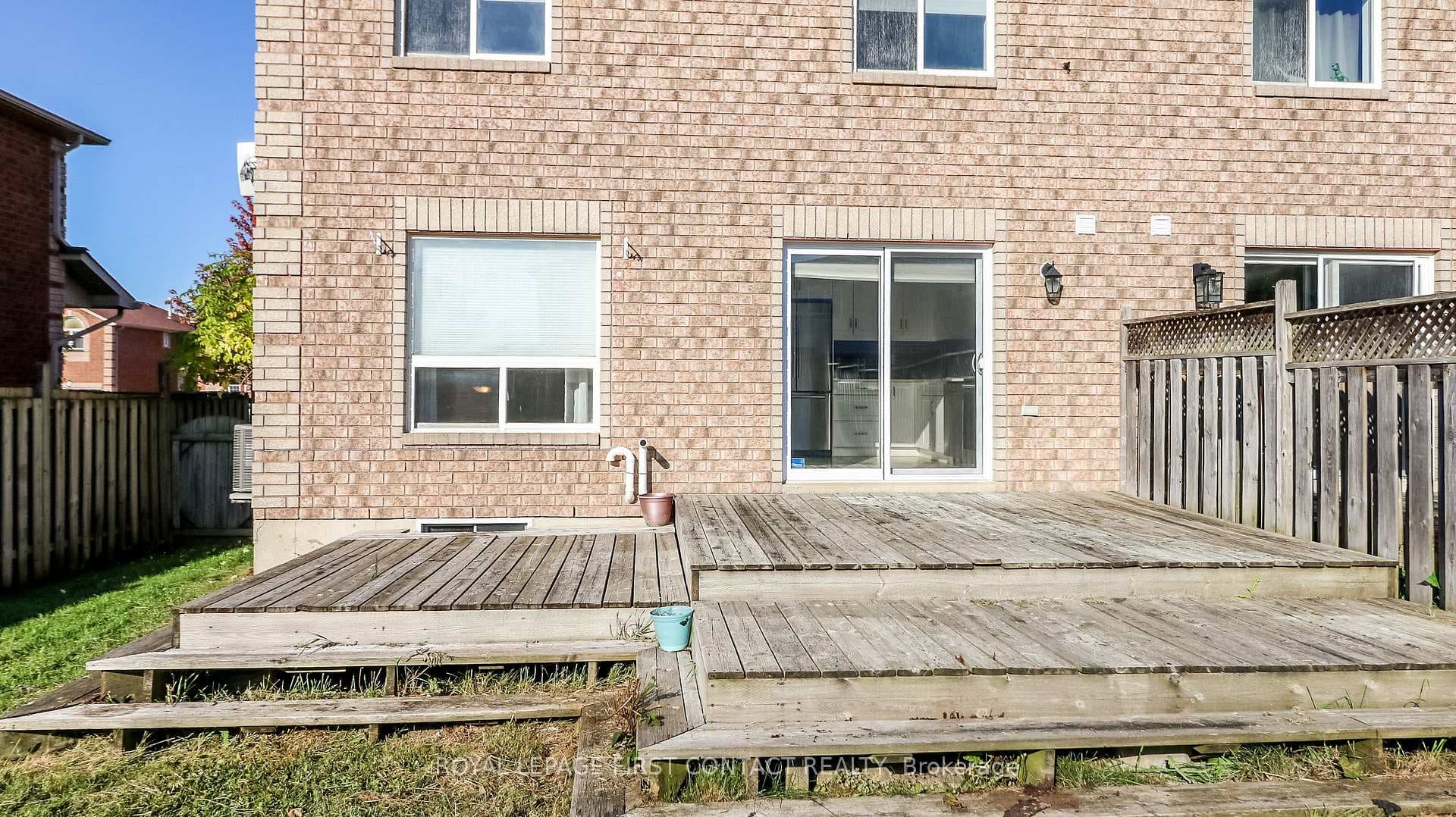 75 Larkin Drive photo 36