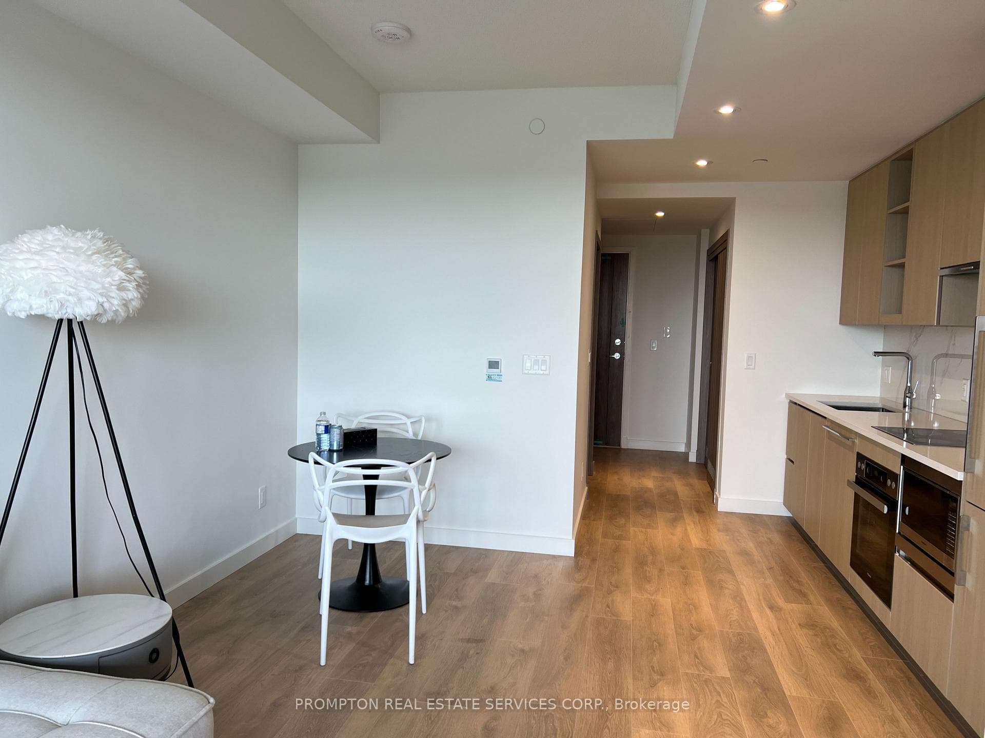 25 Mcmahon Drive Unit 810 photo 21