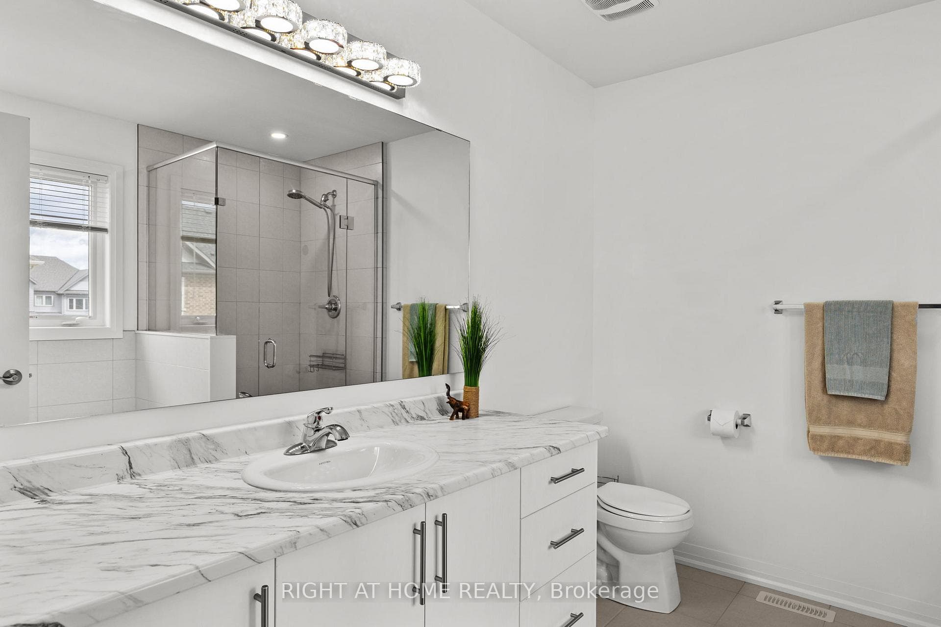 Primary Bedroom Ensuite Bathroom
