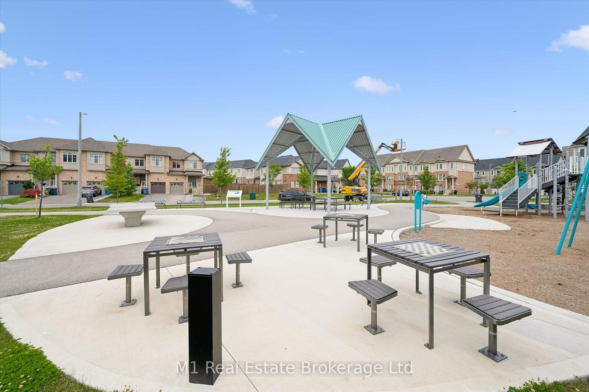 279 Law Drive photo 32