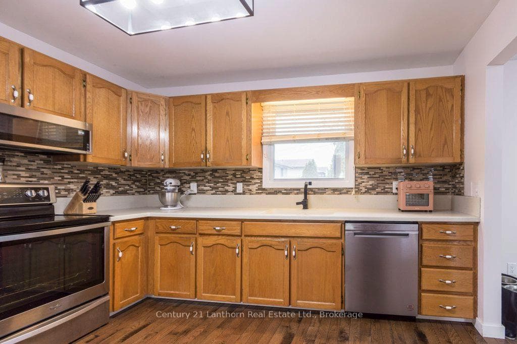 94 NORTH MURRAY Street photo 8