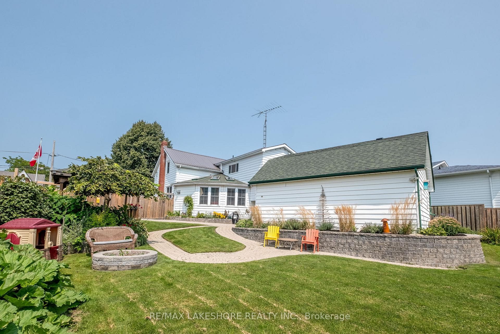 231 Perry Street photo 31