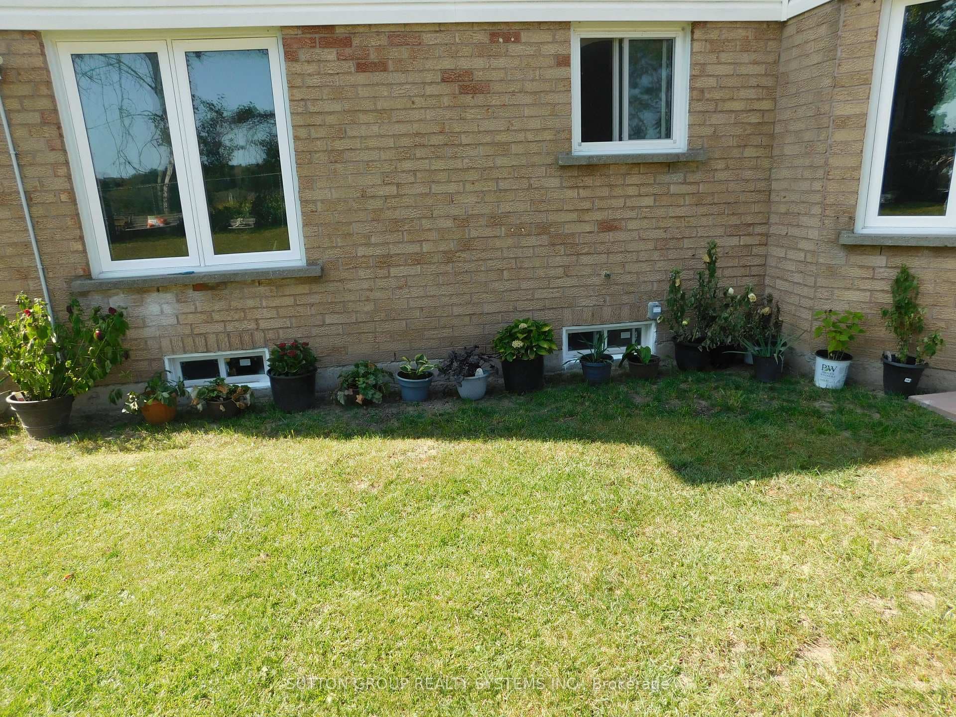 284 Andrew Street photo 36