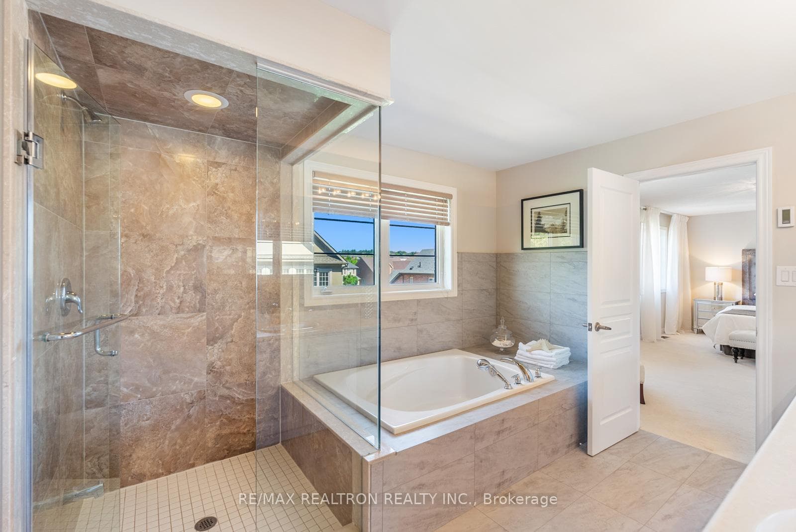 150 Sir Stevens Drive photo 15