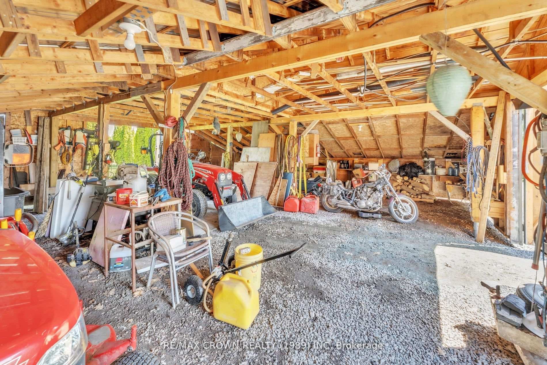 790 Lalande Road photo 36