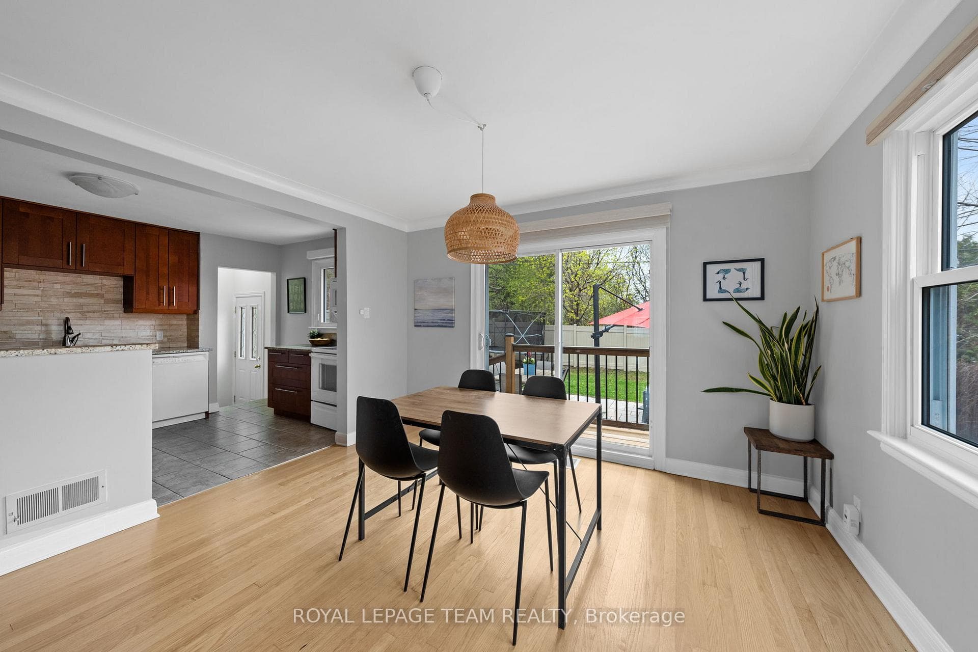 1266 Randall Avenue photo 23