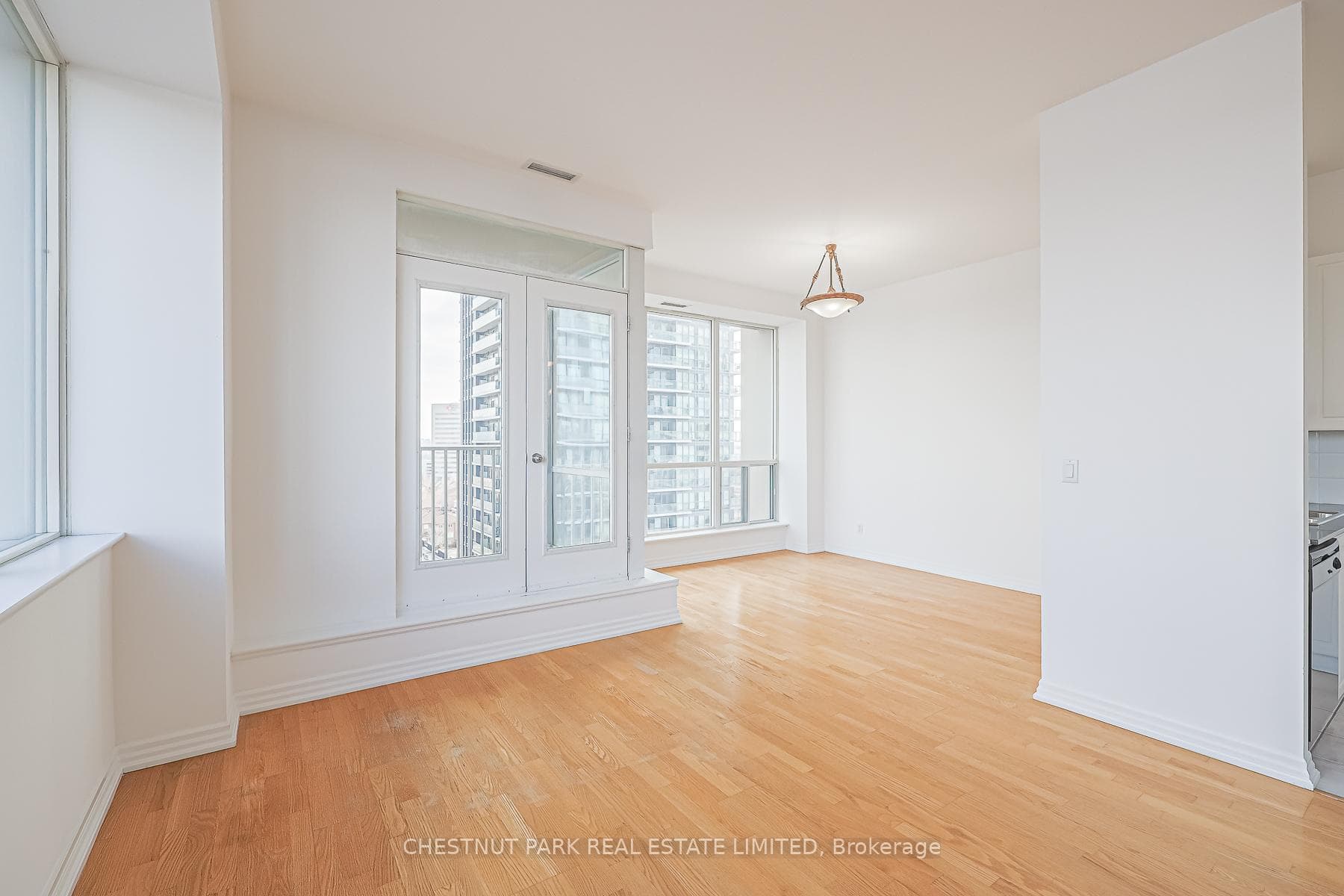 797 Don Mills Road Unit 808 photo 9