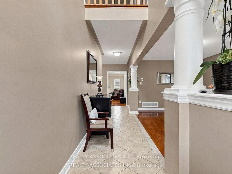44 Shining Willow Crescent photo 18