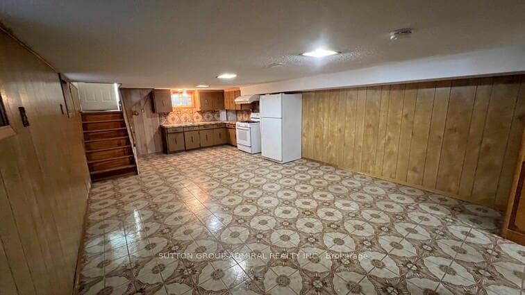 1836 Dufferin Street photo 15