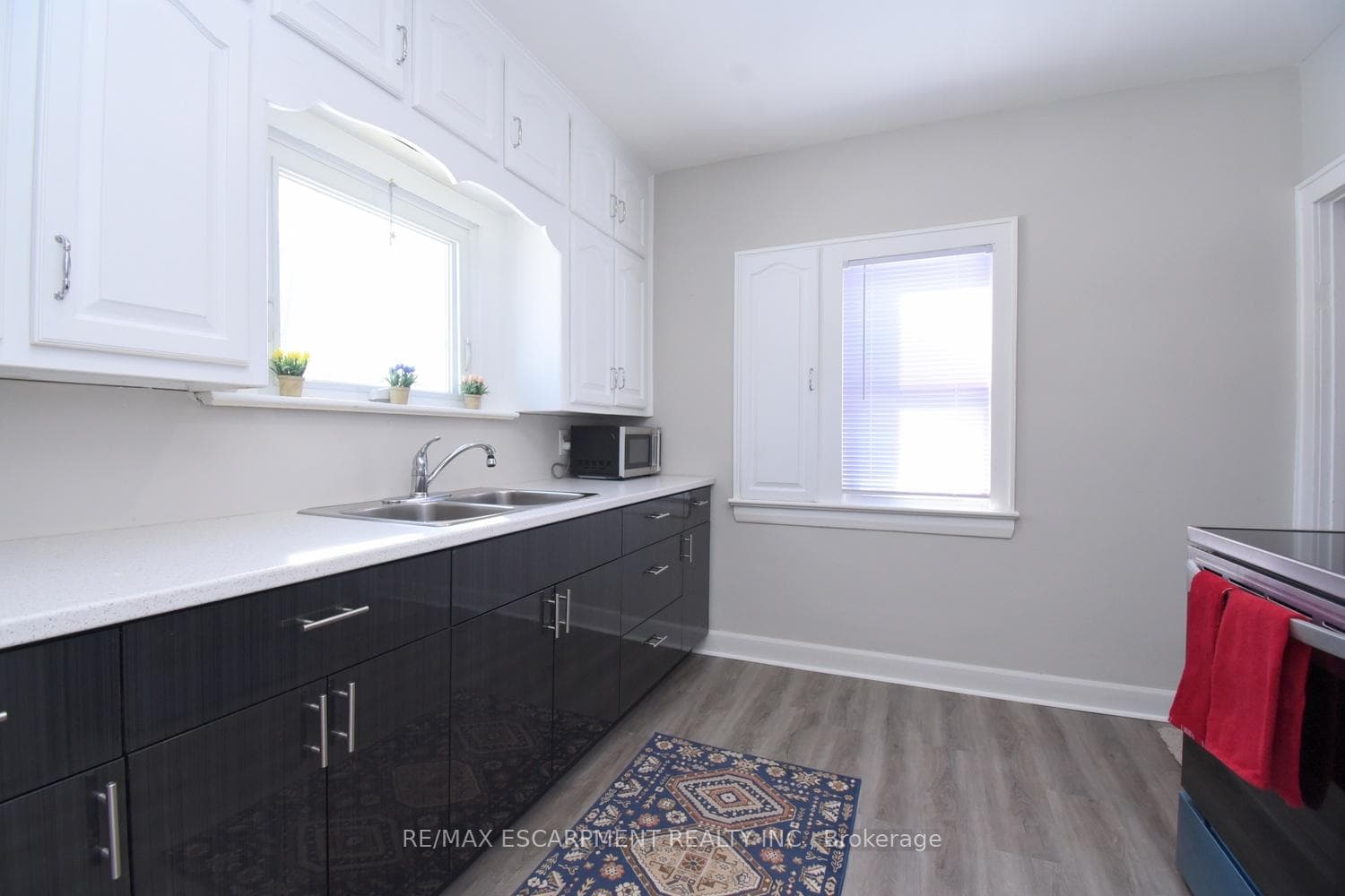 411 Ross Avenue photo 17