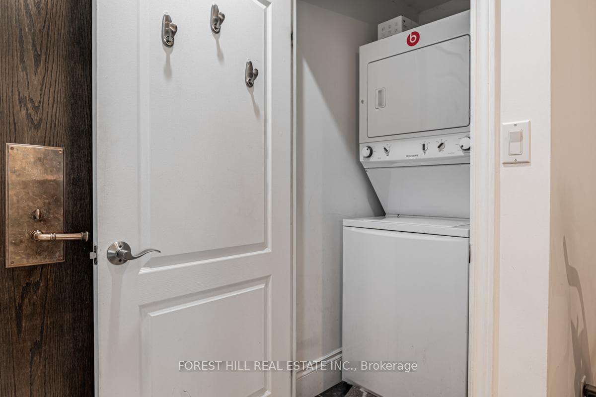 102 Bloor Street Unit 1007 photo 23