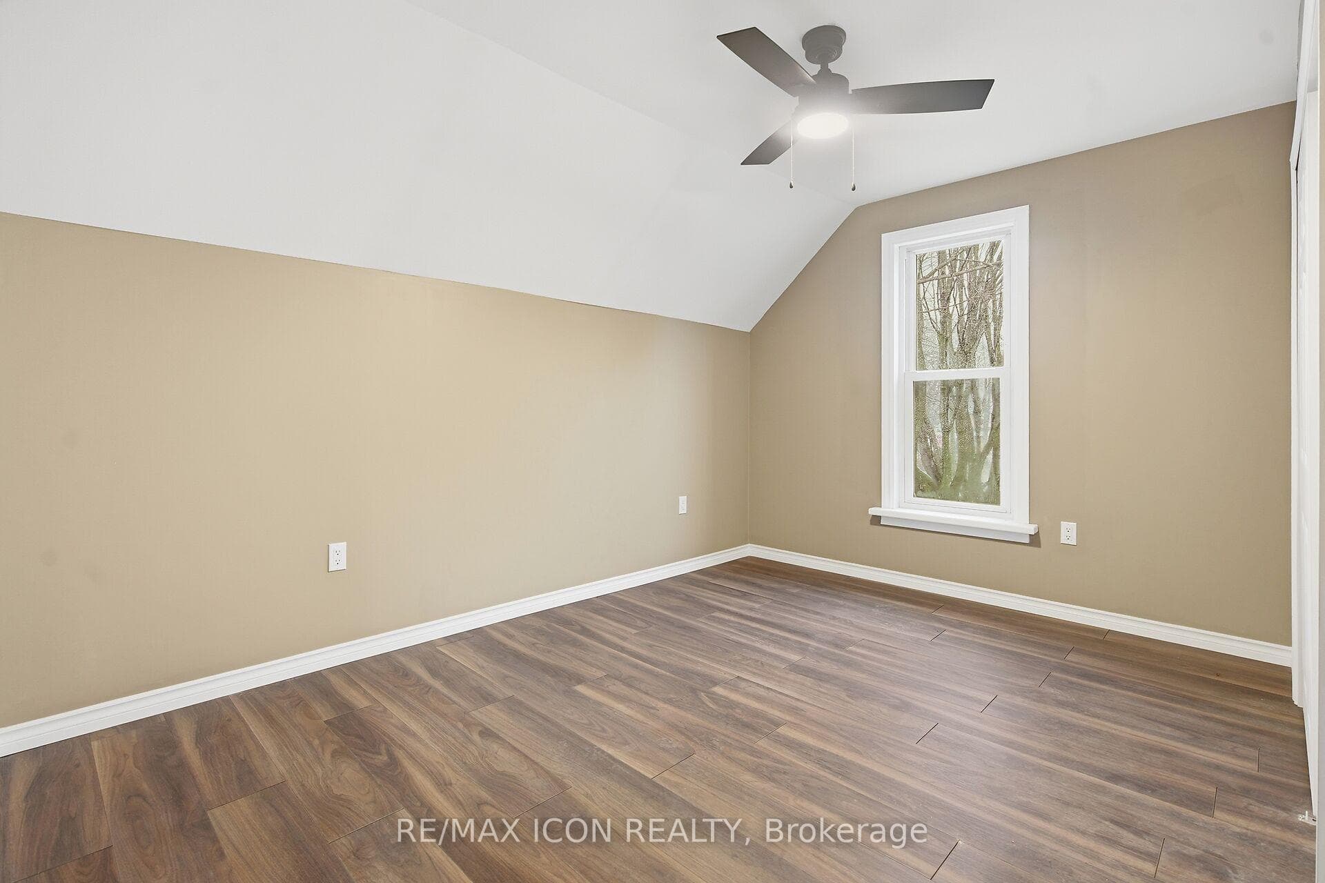 182 Maple Street photo 24