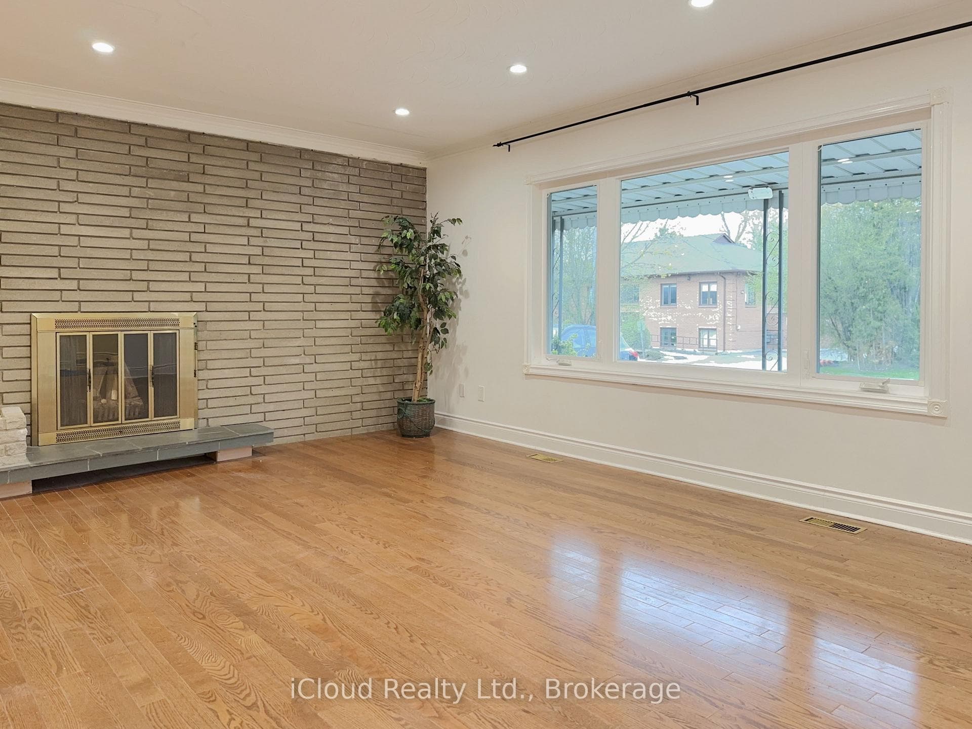 4 Longbridge Road photo 20