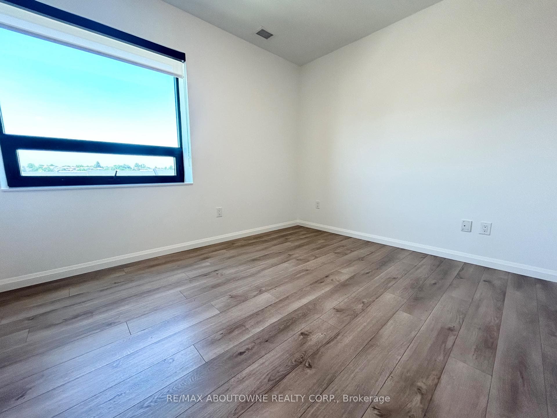 144 Watson Road Unit 502 photo 14