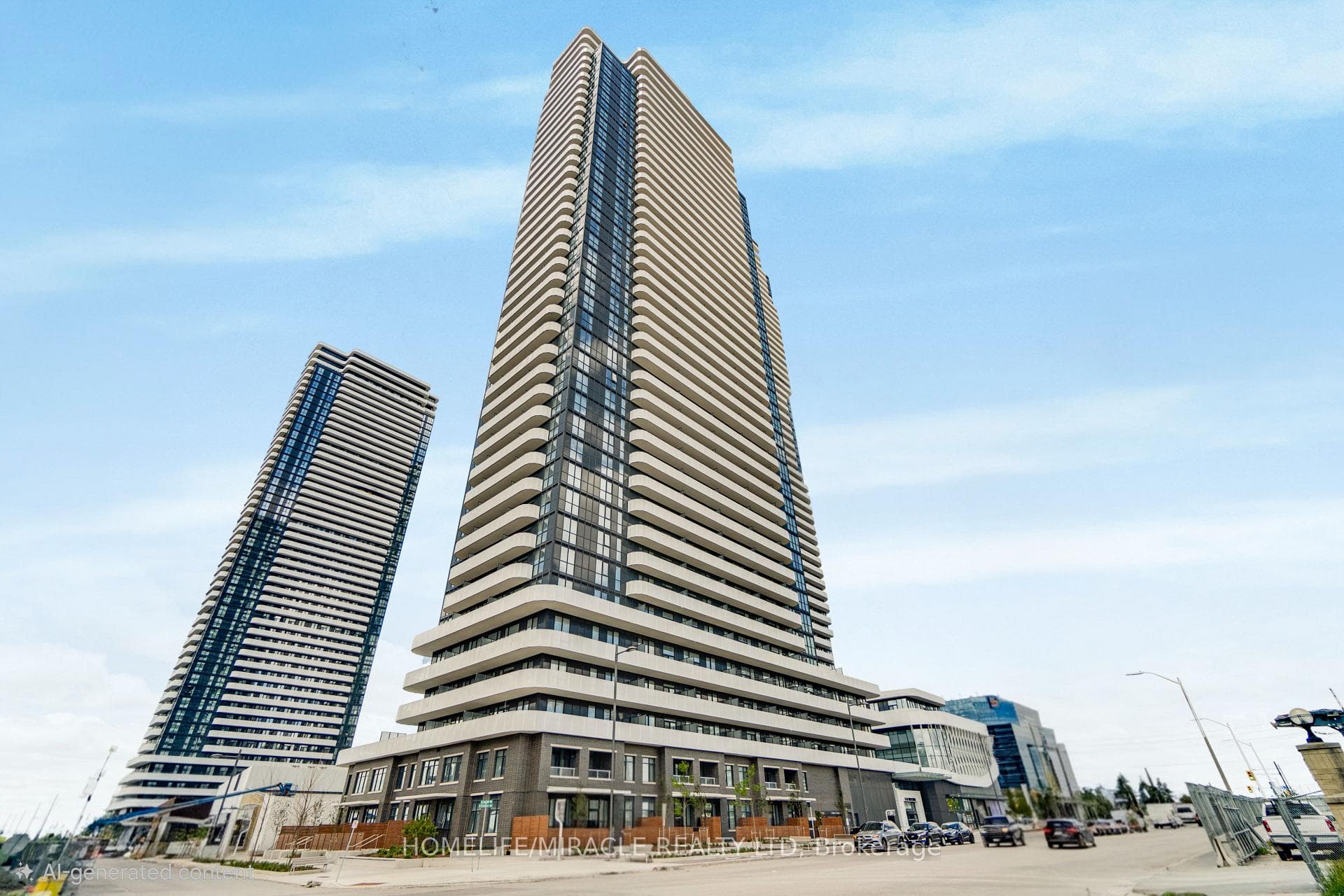28 Interchange Way Unit 702 photo 1